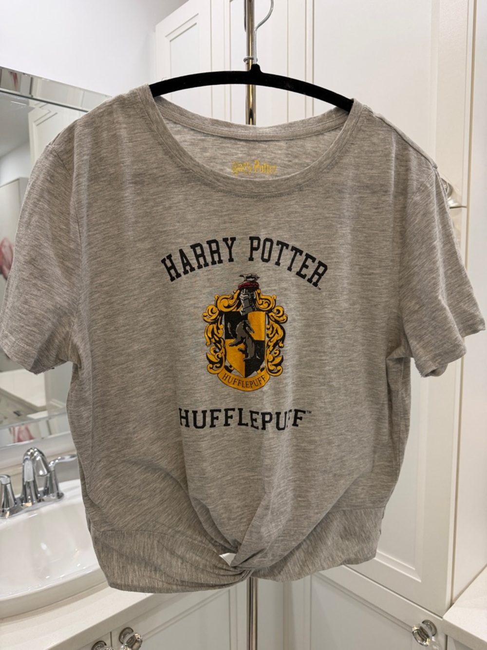 Harry Potter Hufflepuff Gray Cropped Tee - Hufflepuff Crest